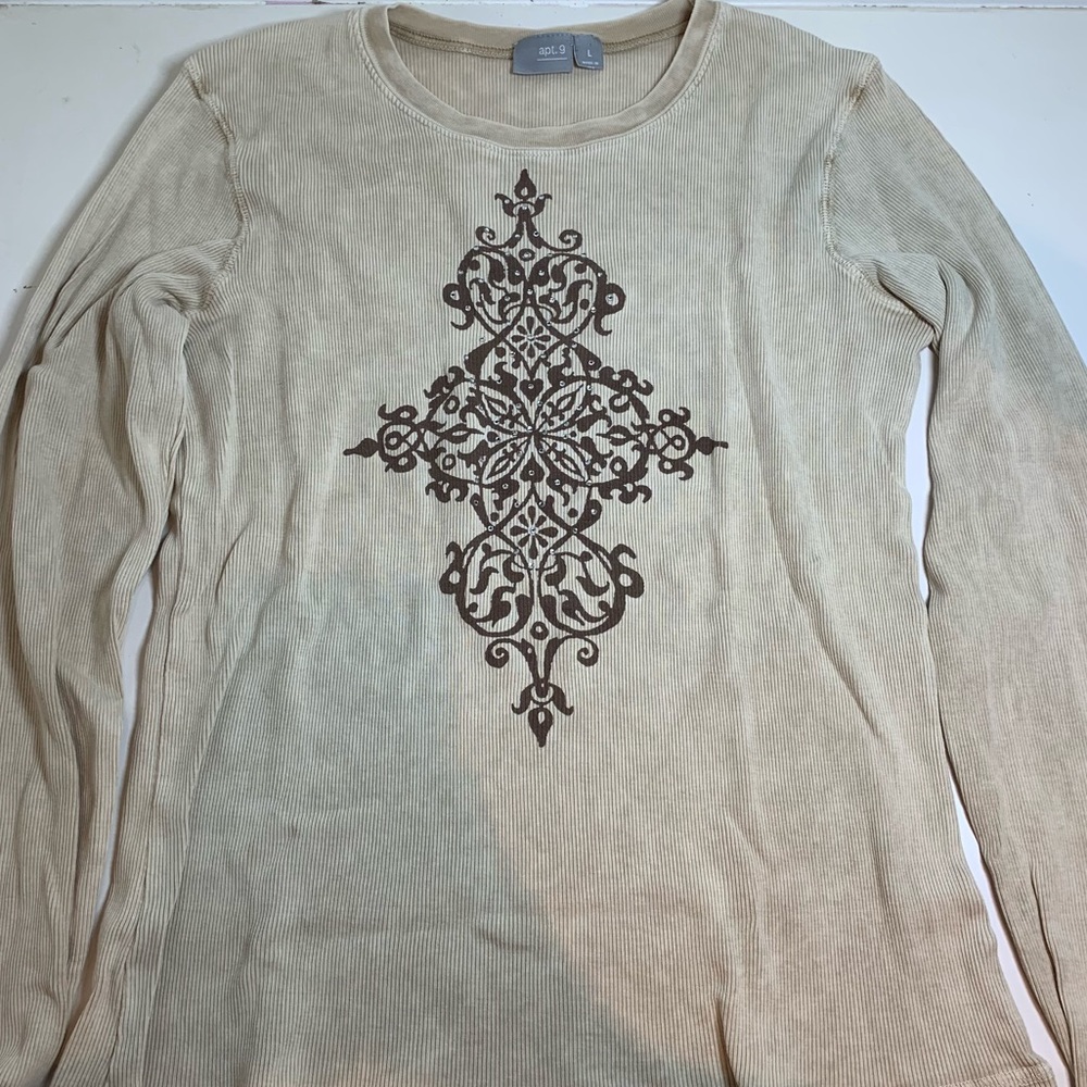 Apt. 9 Cream Long Sleeve Top W/ Design